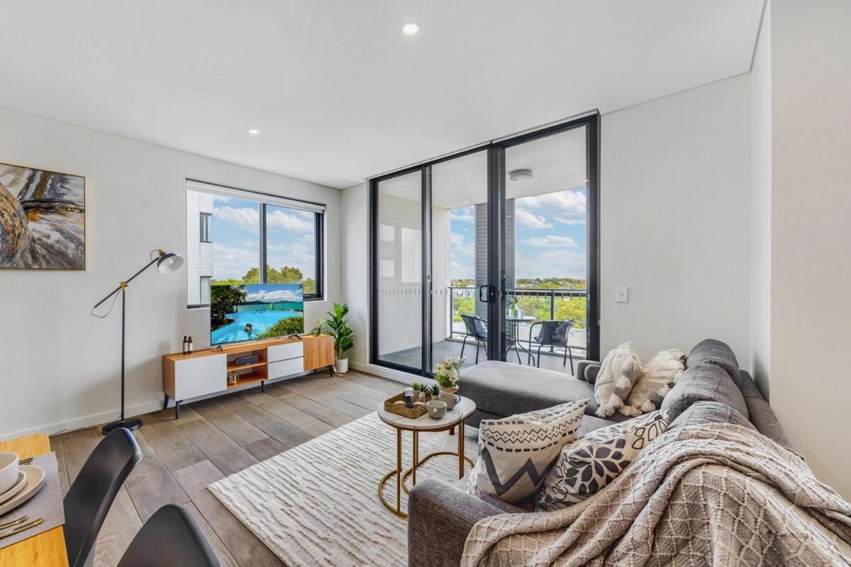 2 Bedroom In Campsie Apartment *