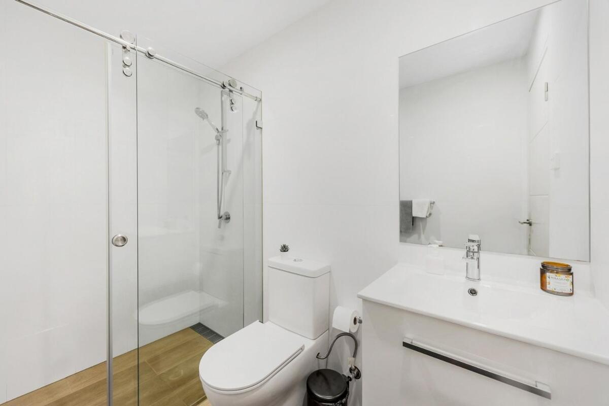 2 Bedroom In Campsie Apartment